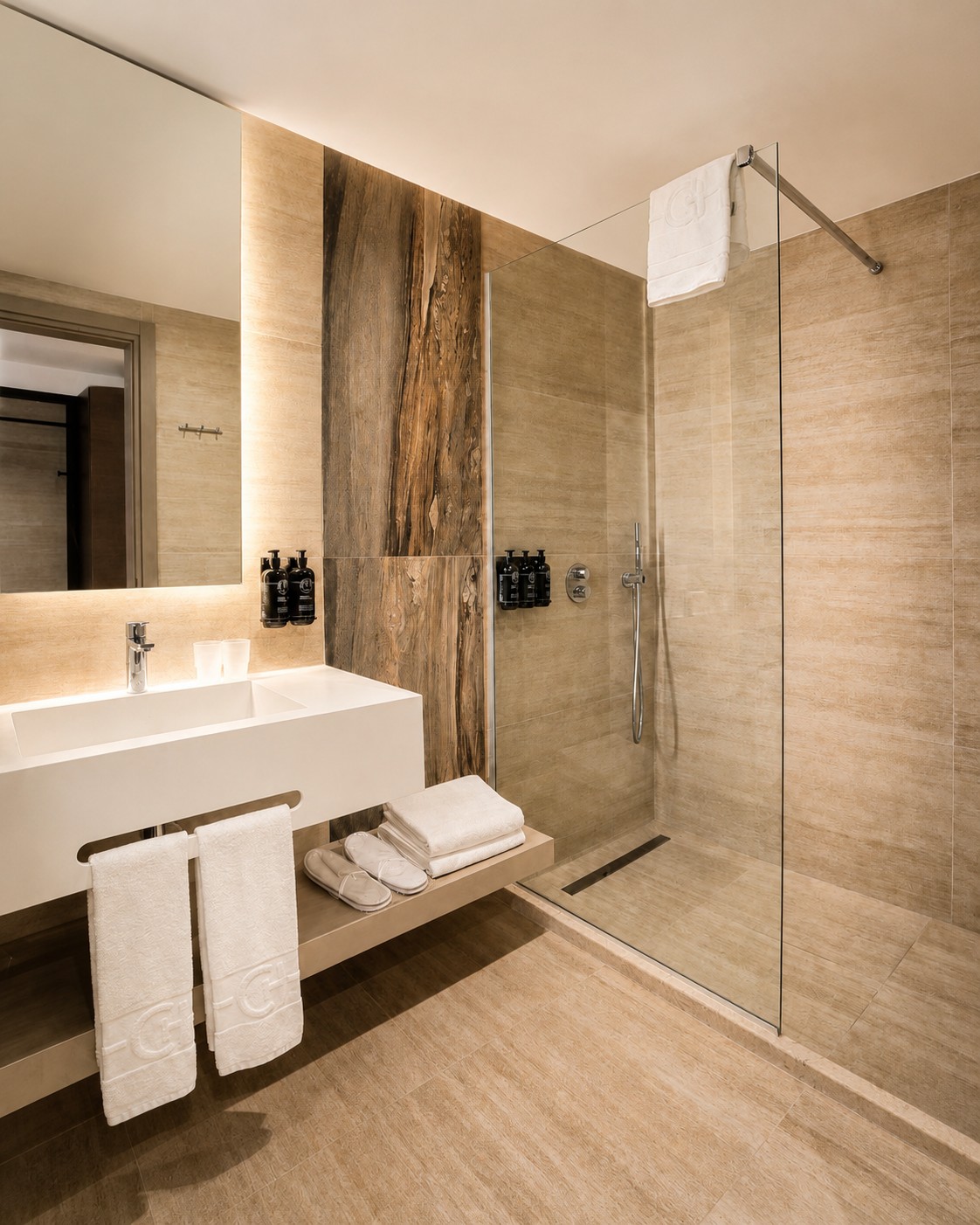 Deluxe Room — view 4